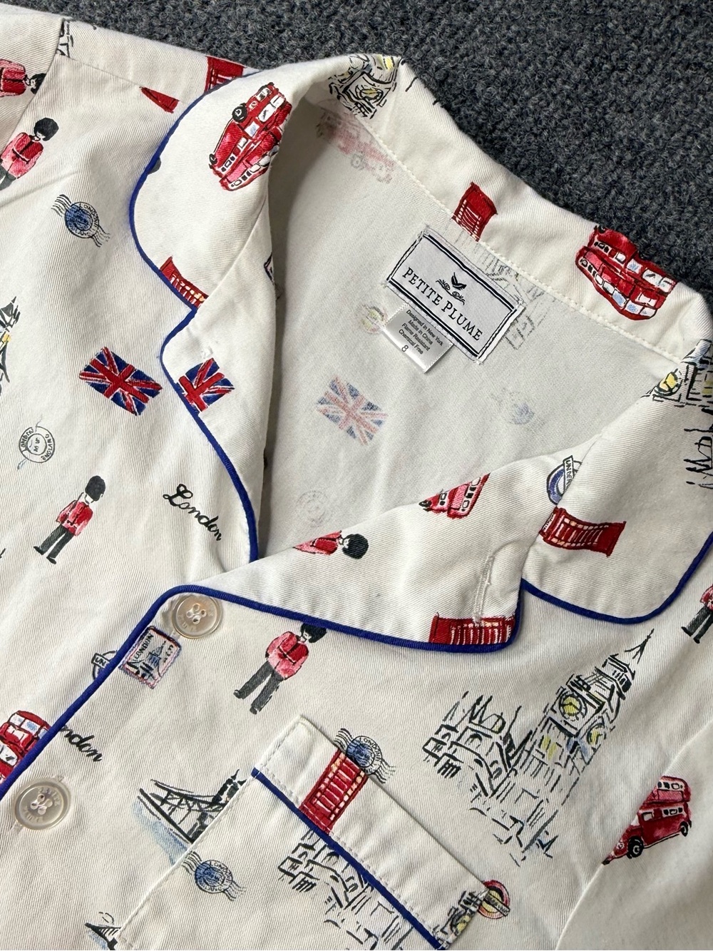 Petite plume Kids' London Print 2pc pajama set - White with Red & Blue Accents